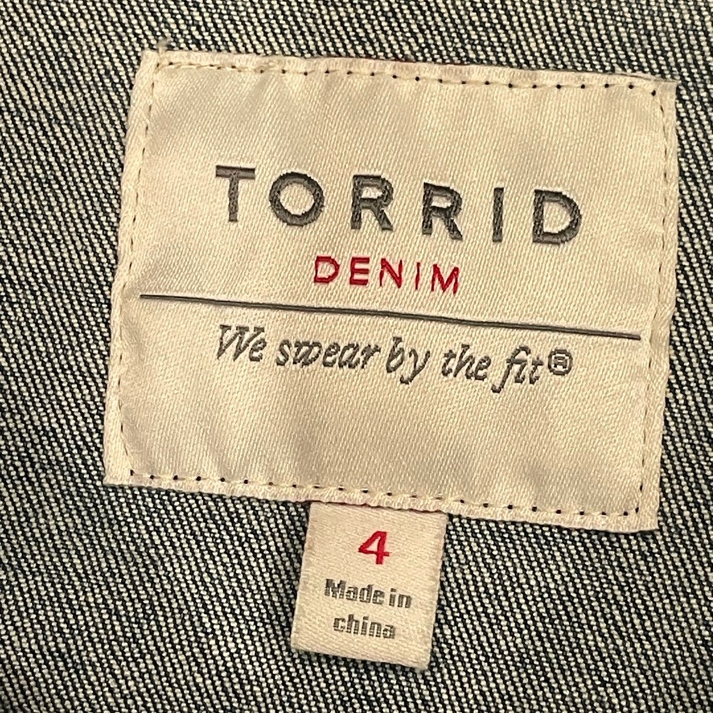 Torrid Denim Western Trucker Jacket with Rhinestone and Black Metallic Fringe 4 - Picture 10 of 14